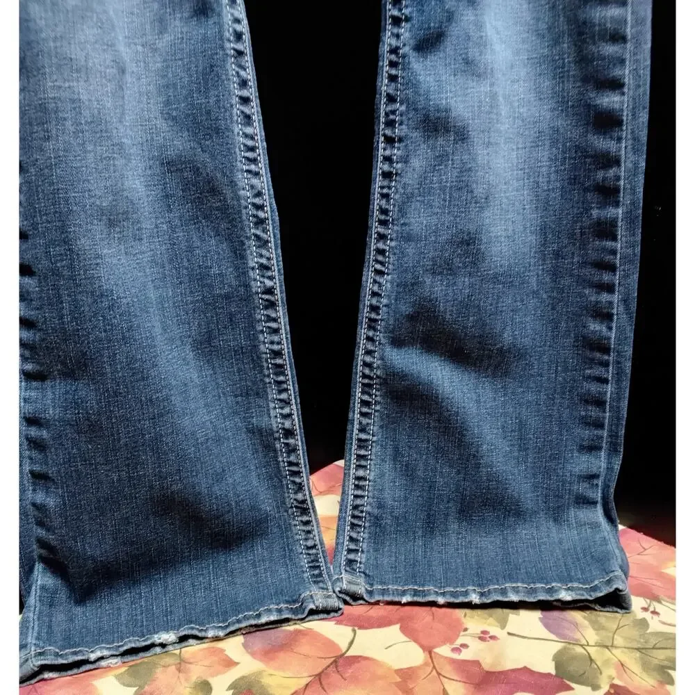 Ariat Ladies Jeans Size 32L 5 pocket style Boot cut legs AR1119